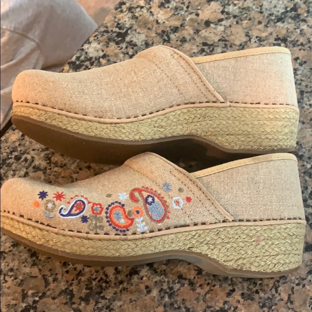 Womens Dansko Jute embroidered clogs